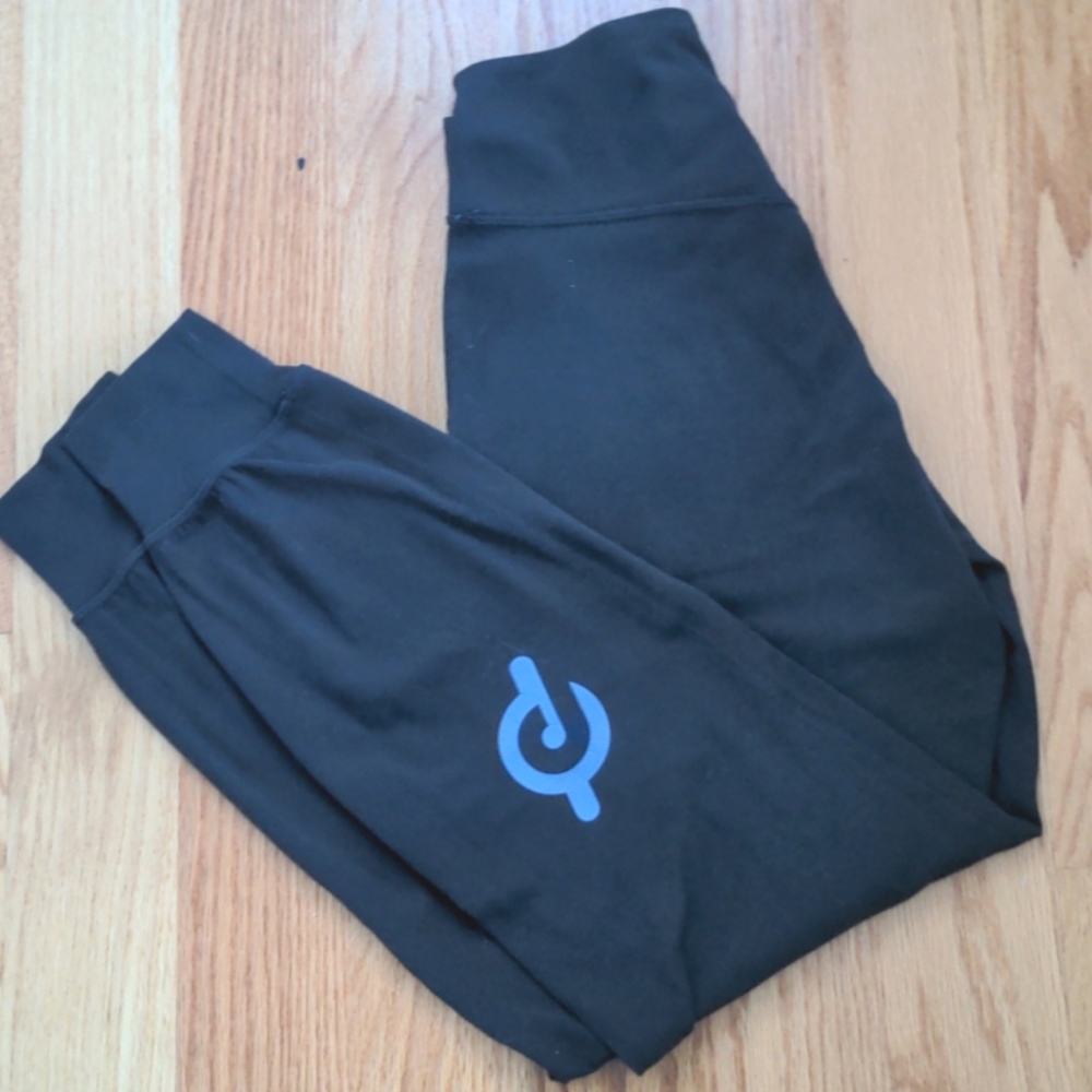 Lululemon black align joggers Peloton logo size 4